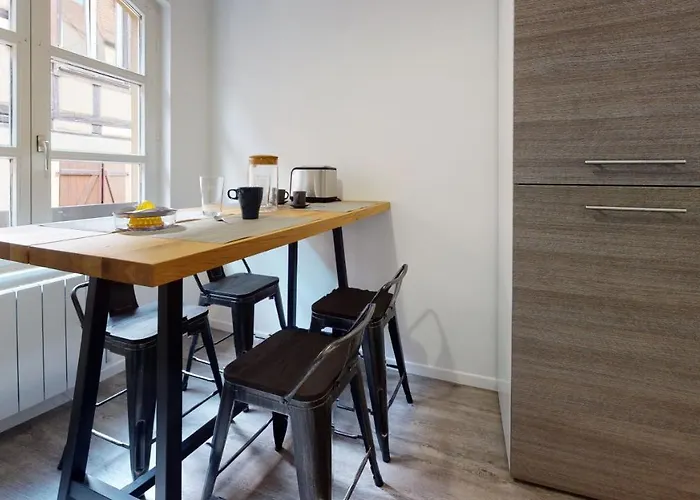 Апартаменти 2 La Commanderie